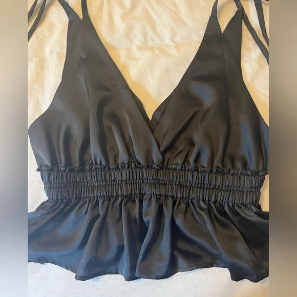 NWT Women’s crop tank top - Picture 2 of 7